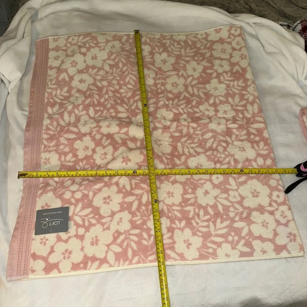 LOFT Home Bath Collection Set Light Pink and Cream Floral Pattern 8 Pieces NWT